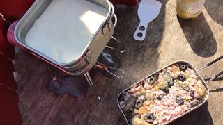 裏高尾縦走で山ごはん。牡蠣の炊き込みご飯と簡単クラムチャウダーのレシピをご紹介